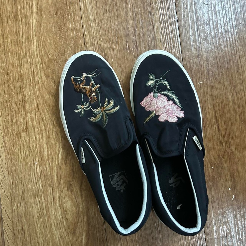 Vans Black Floral Embroidered Sneakers